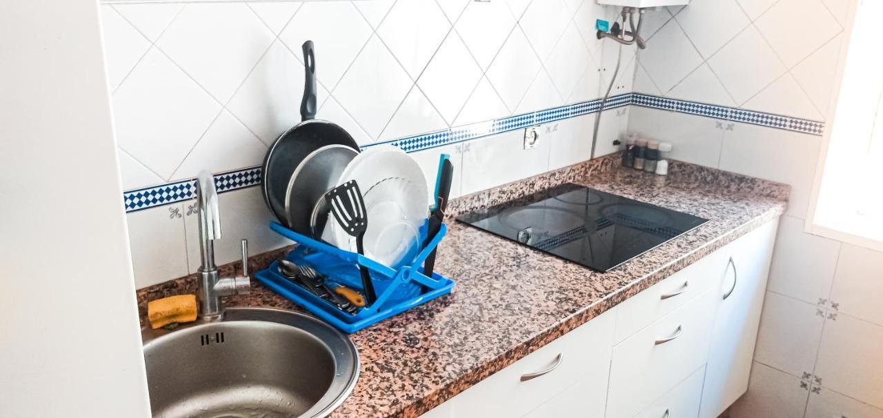 Room In Malaga Center, Homestay "Window To Road" - Habitacion En Apartamento, Ventana A La Careterra! 外观 照片